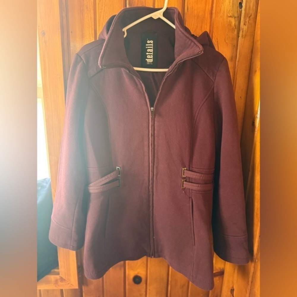 D.E.T.A.I.L.S. INT  Hooded Burgundy Colored Coat‎ size M